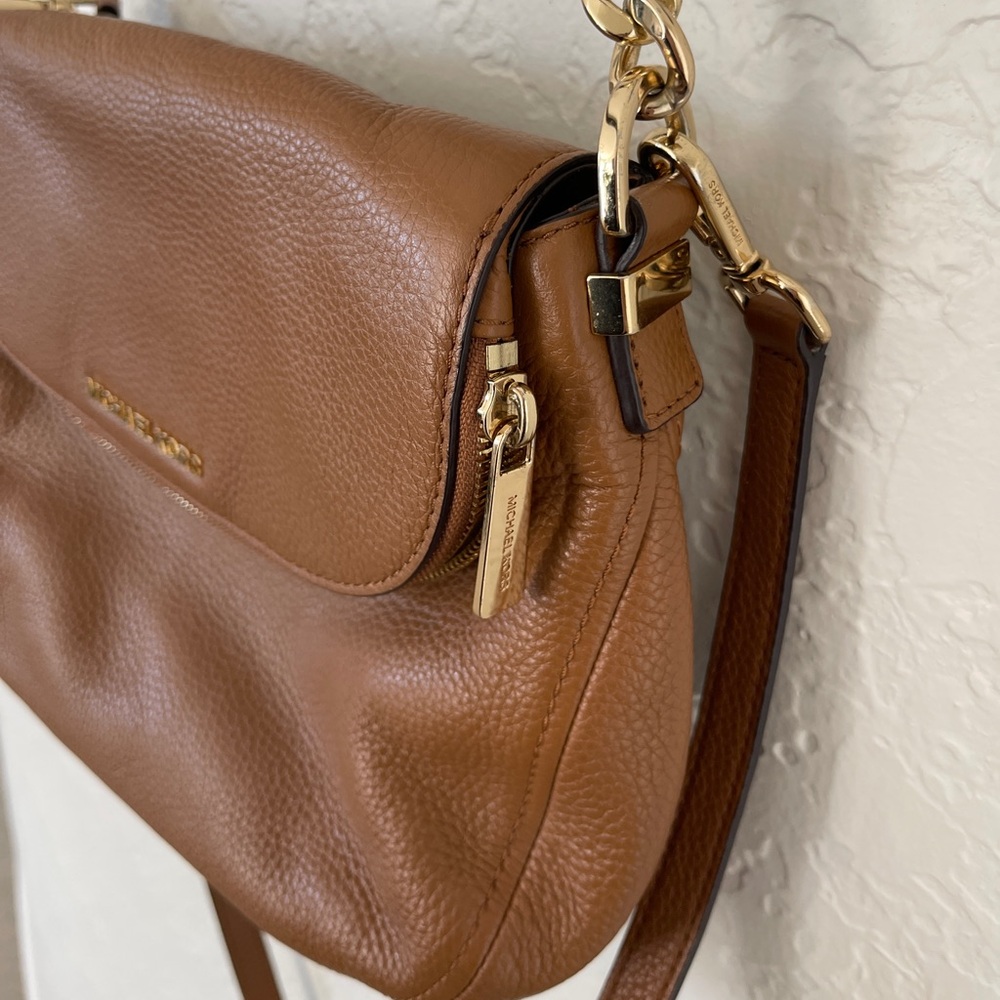 Michael Kors Brown Leather Crossbody Bag with Gold Hardware - Picture 7 of 16